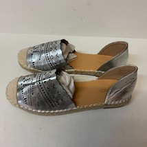 Wanted Womens 8.5 M Silver Faux Leather Flat Closed Toed Sandals NIB YV2 - £18.39 GBP