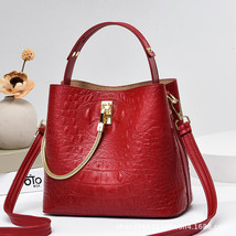  Women&#39;s Bag Fashionable And Elegant Crocodile Pattern Large Capacity Single Cro - £43.40 GBP