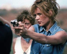 Thelma and Louise Geena Davis pointing gun Susan Sarandon behind 24x36 poster - £23.13 GBP