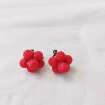 Vintage Red Acrylic Cluster Berry Screw Back Earrings Strawberry Raspber... - £12.95 GBP