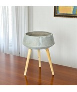 Gray Cement And Wood 81 Ounce Round Distressed Pot Planter With Stand - $3,567.07 MXN