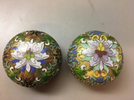 Pair of Vintage Chinese CLOISONNE Gilt &amp; Multi Color Round Floral Trinket Boxes - £46.45 GBP