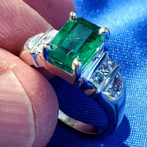 Earth mined 4carat Emerald Diamond Deco Engagement Ring 14k White Gold Solitaire - $301,499.95 MXN
