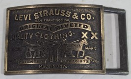 Vintage Levi&#39;s Levi Strauss &amp; Co Antiqued Brass Metal Belt Buckle Made i... - $350.51 MXN