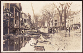 Montpelier, VT 1927 Great Flood RPPC - People on Street Inspecting Damage - £12.54 GBP