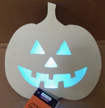 Halloween LED Flash Lighted Plaque Wood Craft Creatology 7&quot; x7 1/2&quot; Pump... - £5.98 GBP