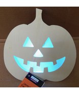 Halloween LED Flash Lighted Plaque Wood Craft Creatology 7&quot; x7 1/2&quot; Pump... - £5.98 GBP