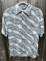 Maka Maka Men’s Hawaiian Aloha button down collar shirt coconut buttons Medium - £47.37 GBP