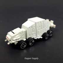 Disney Lucasfilm AT AT Star Wars 8 Wheeled Diecast Vehicle 2009 - $256.05 MXN