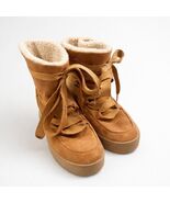 Universal Thread Sherpa Boots Thick Laces Size 6 Winter Cozy - $7.72