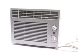 GE AHV05LZ Window Air Conditioner with 5050 BTU Cooling Capacity, 115 Volts in W - £154.05 GBP