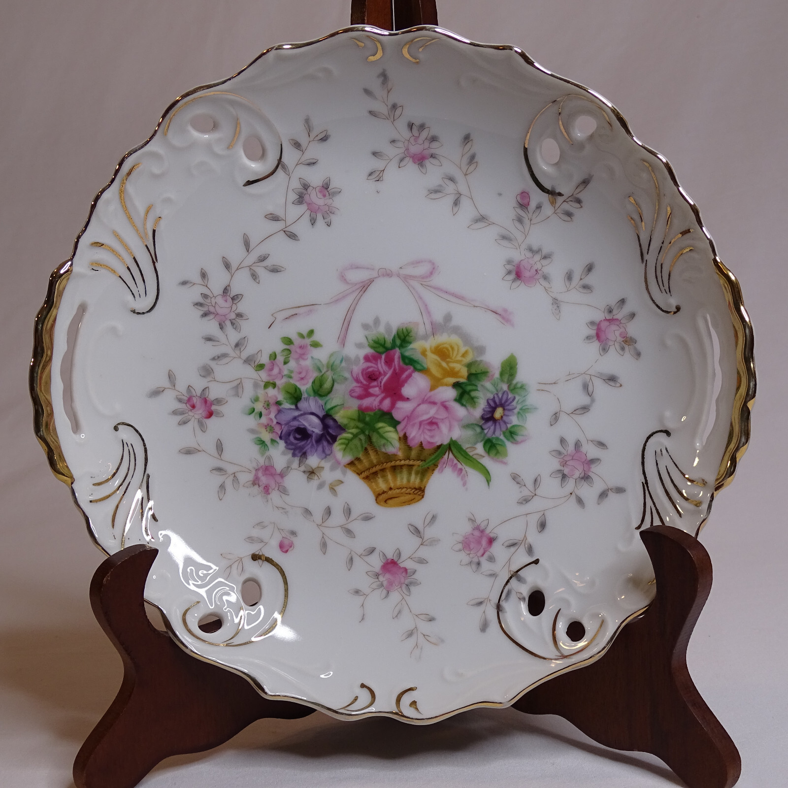Vintage Bristol Garden Plate By L &amp; M Flowers &amp; Gold Trim Rare Colorful ... - $5.67