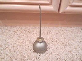 VINTAGE ANTIQUE THUMB OILER OIL CAN - ABOUT 5 1/2&quot; HIGH - $10.88