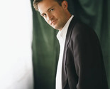 MATTHEW PERRY PUBLICITY PHOTO 8X10 2315 - $7.28