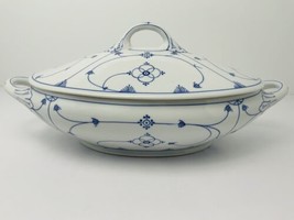 Vintage Covered Dish Winterling PM Bavaria Strawflower Blue Oval 1.5 Qt Handled - £177.72 GBP