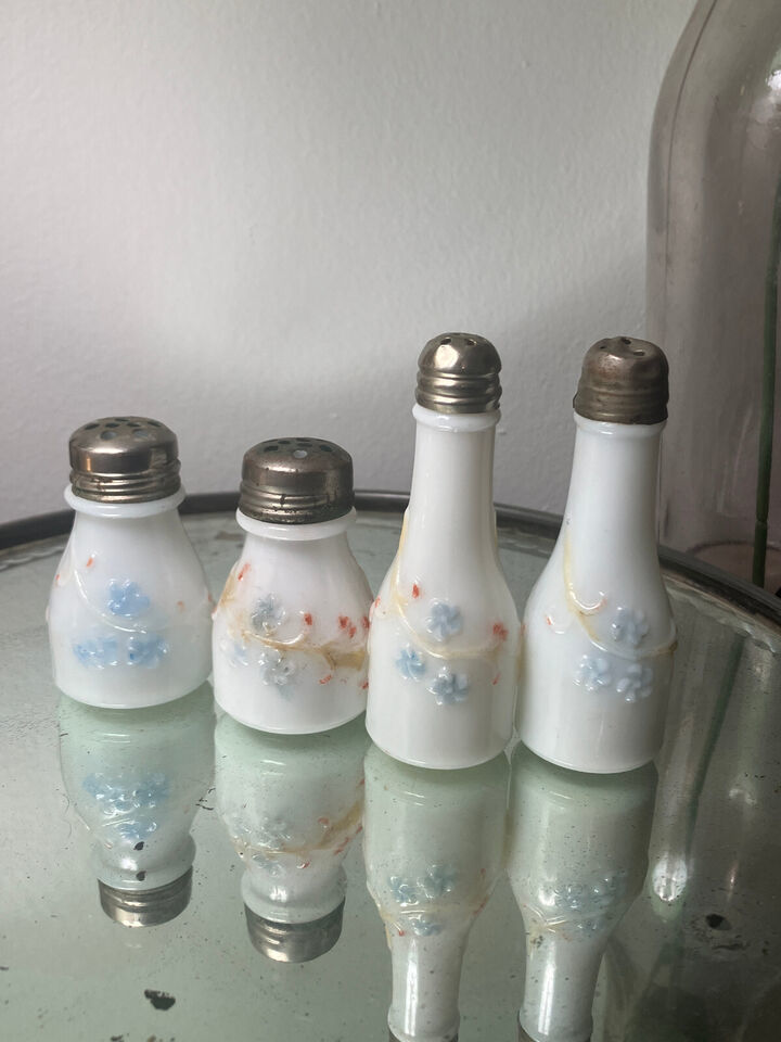 2 Pairs of Antique EAPG Forget Me Knot Peewee Tall/Short Salt & Pepper Shakers Item image 2