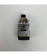 2PB11-T2 Honeywell Pushbutton Switches Momentary DPDT 5A 250VAC 30VDC NOS - €25,48 EUR
