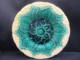 Antique Wedgwood Dark Green leaves Majolica Plate 9&quot; - £50.60 GBP