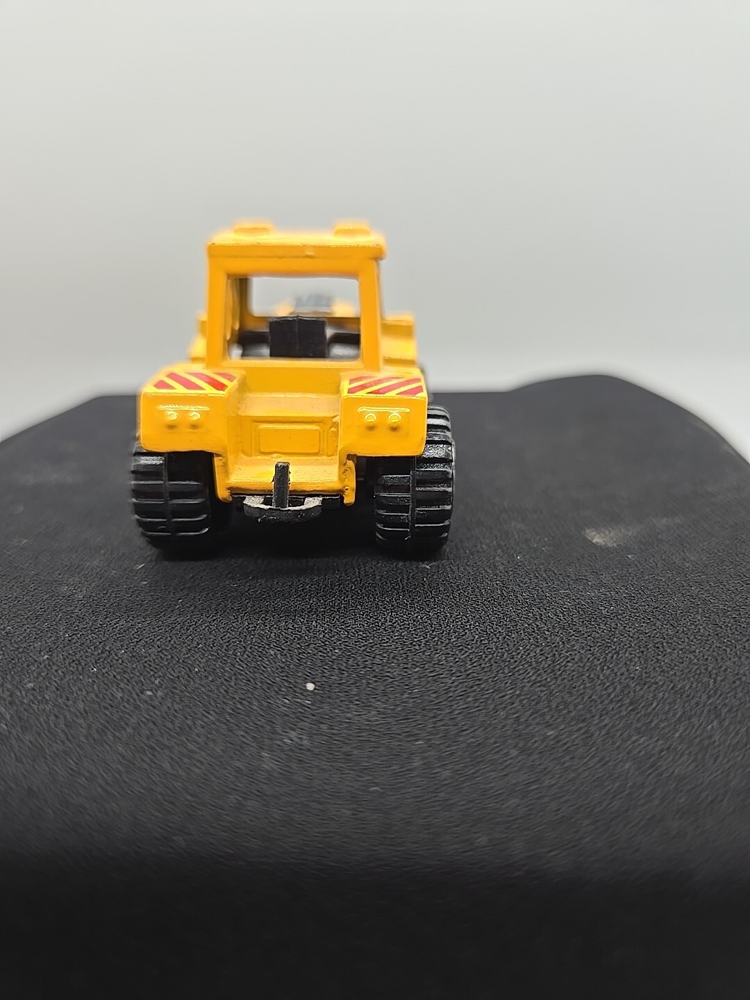 Lesney Matchbox Superfast No. 29 Tractor Shovel 1976 Yellow - England W/Box Item image 2
