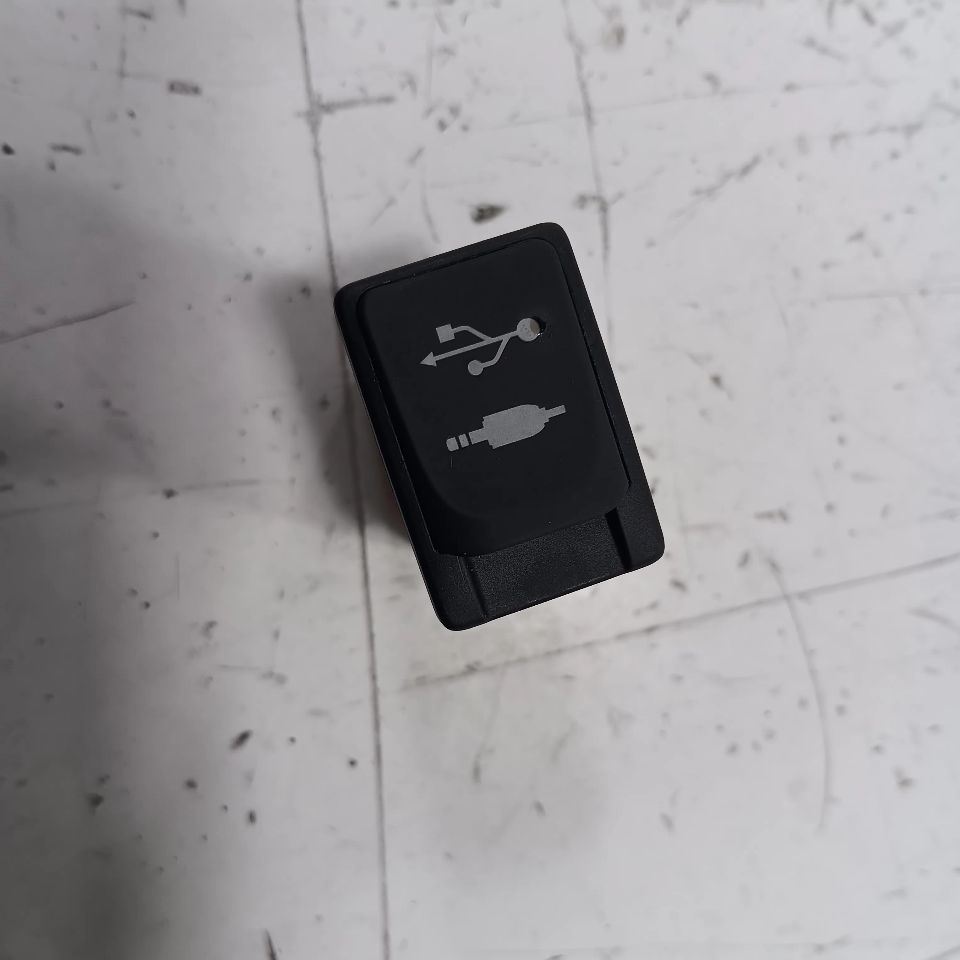 Subaru BRZ USB Plug In Hub Port  2013 2014 2015 2016 - $26.94