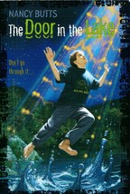 CHILDREN BOOK AGE 7 THE DOOR IN THE LAKE Mystery  0439344182 2001 NANCY ... - €4,22 EUR