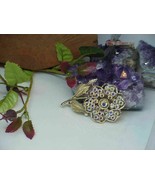 Vintage 50&#39;s Flower Aurora Glass Rhinestone Pin Brooch 2&quot; Silvertone - £7.89 GBP