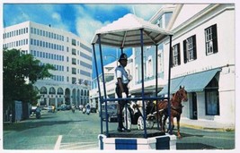Bermuda Postcard Traffic Cop in Bird Cage Bank Of Bermuda Building - £2.32 GBP