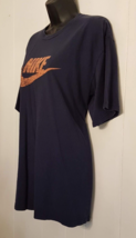 Nike Navy Blue T Shirt Orange Swoosh Logo size Large - £11.77 GBP