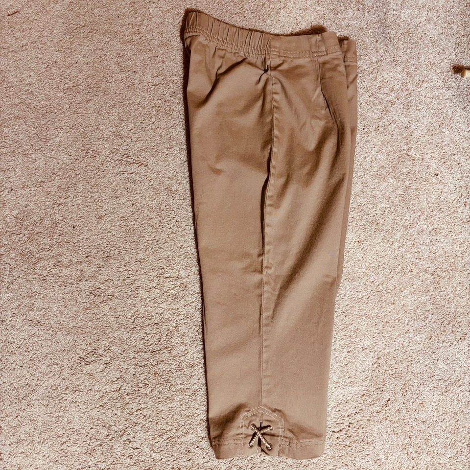 Croft and Barrow petite stretch NWOT khaki/beige size 4P - $24.00
