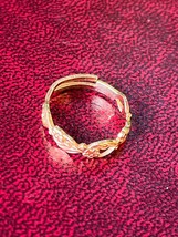Vintage Dainty Goldtone Flowers &amp; Open Oval Adjustable Ring Currently Si... - £7.45 GBP