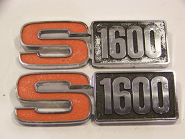 International Harvester S1600 Emblems #588196C1 Oem Nos - £121.15 GBP