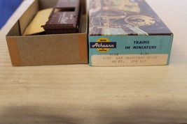 HO Scale Athearn, 40&#39; Reefer Box Car, Santa Fe SF Chief, Brown, #156270 -5018 - $28.50