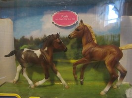 Breyer Classics Chestnut Pinto and Bay COLORFUL Foals Horse 942  paint - $28.80