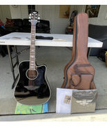 Keith Urban Player Collection Acoustic Guitar With Extras - $267.29