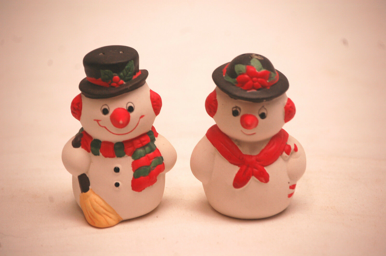 Vintage Snowman Salt &amp; Pepper Shakers Christmas Holiday Figurines Kitche... - $9.89