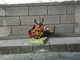 dwarf lord with hammer and shield metal warhammer fantasy - $31.50