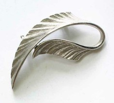 Elegant Mid Century Modern Silver-tone Curved Leaf Brooch 1970s Vintage 2 3/8&quot; - £9.62 GBP