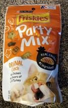 Friskies Party Mix Crunch Treats Meow Real Chicken - £2.74 GBP