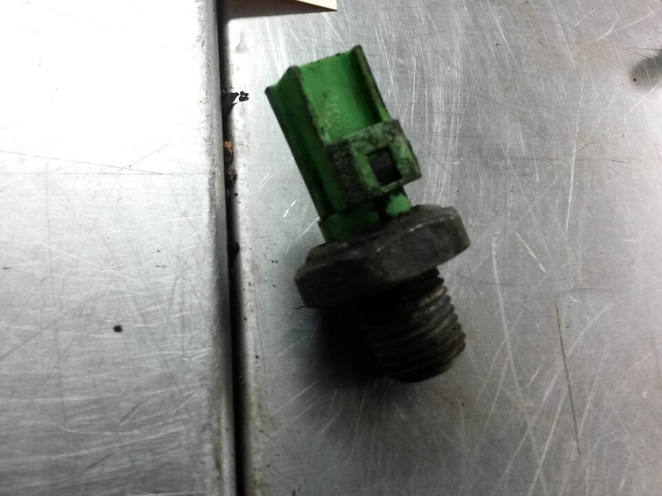 Engine Oil Pressure Sensor For 06-09 Mazda 3  2.0 LF0118501A - $19.75