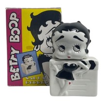 Vintage 1995 Betty Boop Salt and Pepper Shakers  Benjamin &amp; Medwin Boxed - $14.03