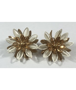 Vintage Sarah Coventry Clip on White Petals Gold Toned Flower Earrings S... - $27.12 CAD