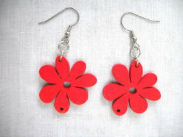 New Fun Nature Girl Red Cut Out Daisy Flowers Wooden Dangling Flower Earrings - £3.98 GBP