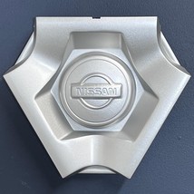 ONE 1993-1997 Nissan Pickup / Pathfinder # 62147D Wheel Rim Center Cap USED - £39.33 GBP