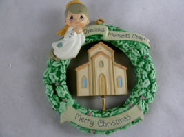 Enesco Precious Moments Merry Christmas Wreath Chapel Ornament 3-4&quot; - £7.72 GBP