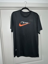 Nike Men&#39;s Dri-FIT Worldwide Basketball Short Sleeve Graphic T-Shirt Size L - $36.00