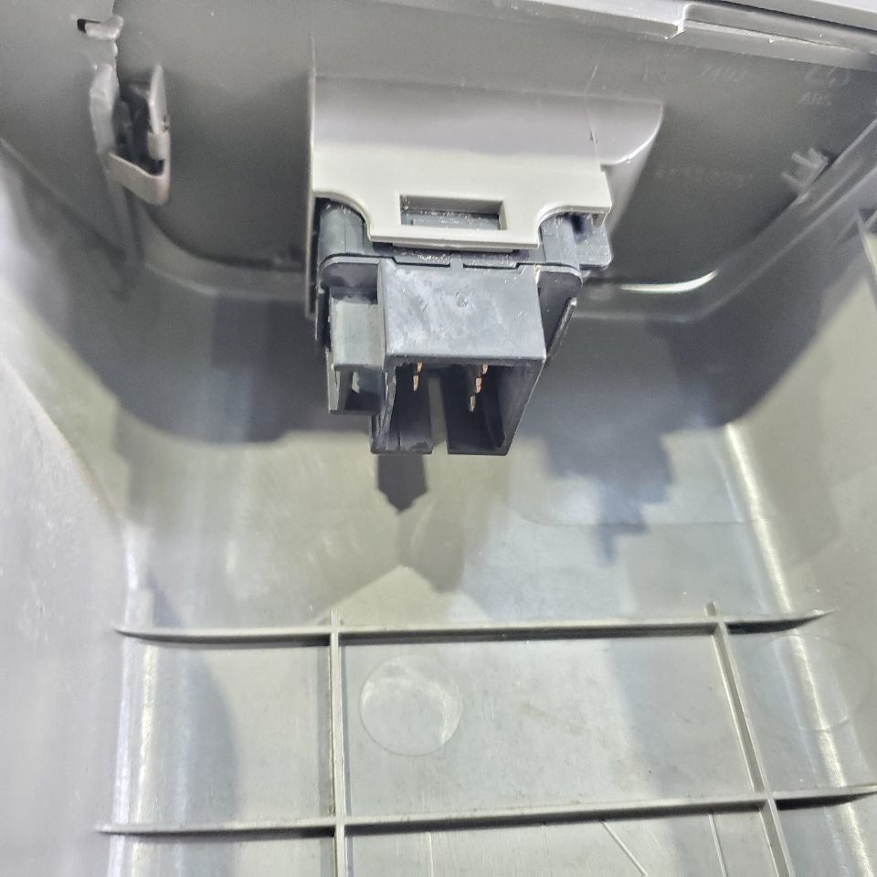 2013 Chevrolet Express Van Dually 3500 OEM Front Right Door Trim Panel 20993927 Item image 8