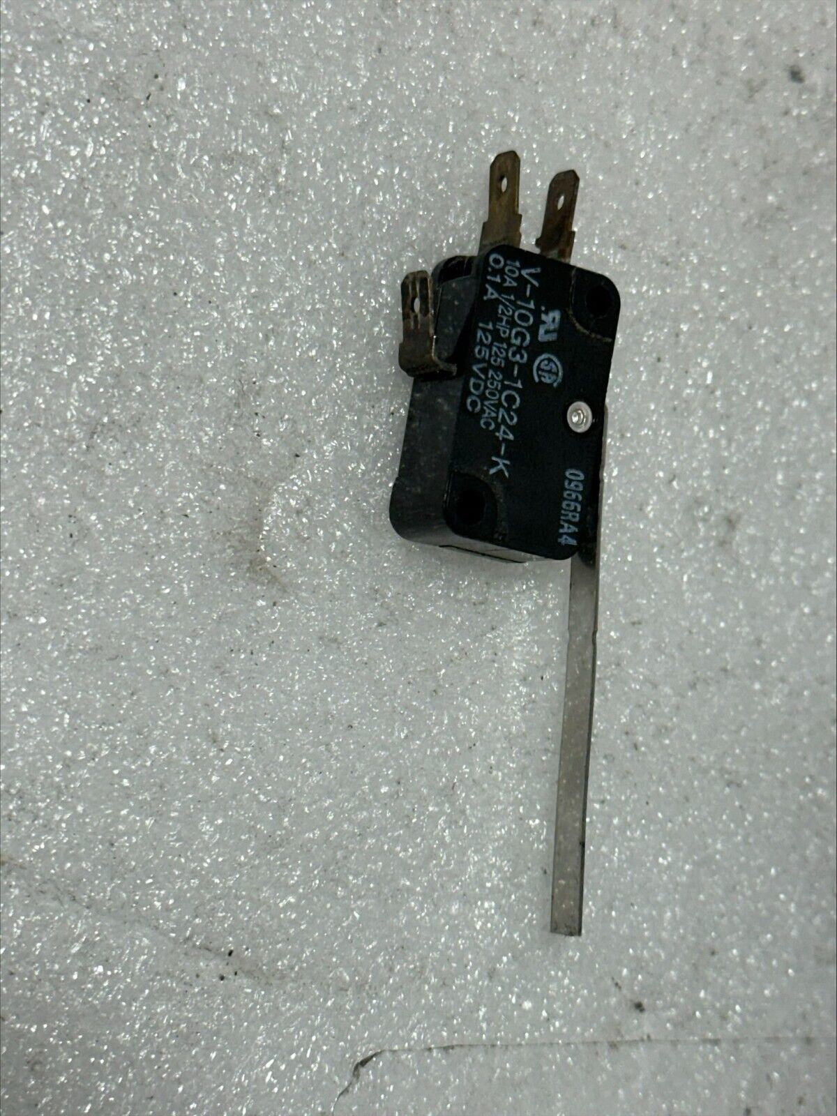 OMRON SNAP ACTION SWITCH P/N: V-10G3-1C24-K [USED] - $5.71
