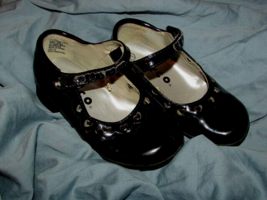 Girl&#39;s Circo Black Patent Leather Shoes Size 7 1/2 (J) - $8.91