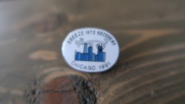 Vintage Breeze into Recovery Addiction Lapel Pin Chicago 1991 - £5.64 GBP