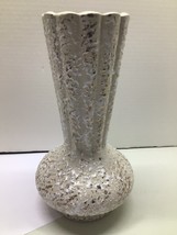 Mid Century Vintage SAVOY  Pottery white w Gold and White Splatter Flowe... - $276.67 MXN